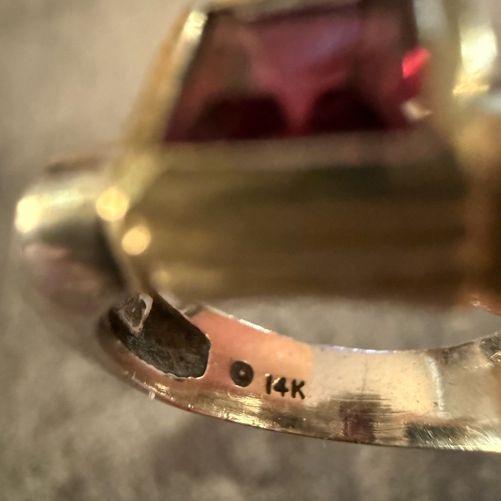 Vintage Varsha 14k Gold & Sterling Silver Ring with Bright Red Garnet - Size 5.5 - Picture 4 of 7